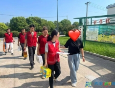 姐姐，我长大后也要像你们一样帮助别人