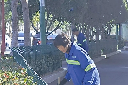 致敬“城市美容师” 共庆“环卫工人节”