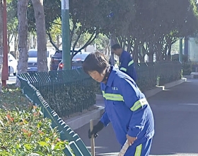 致敬“城市美容师” 共庆“环卫工人节”