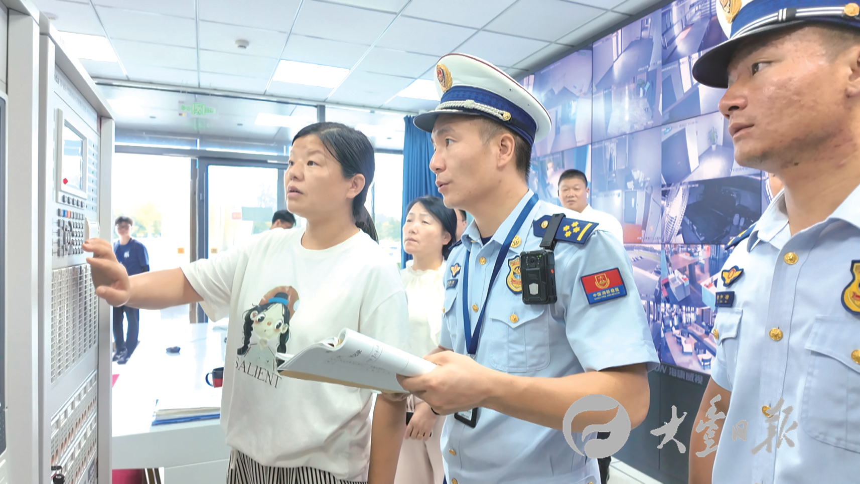 区消防大队对酒店消防安全“问诊把脉”