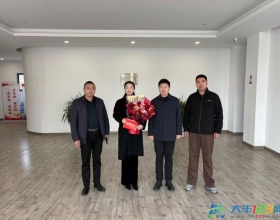 开学季：以党员初心传温暖，以好人精神护童心