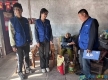 大桥镇开展“重阳暖桑榆”慰问活动