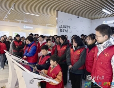 区城管局开展垃圾分类主题宣教活动