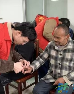 大桥镇年轻干部理论学习小组实践活动纪实