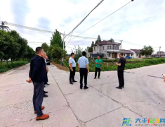 校车为爱“拐个弯”！​