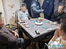 大丰公安抓获4个人深夜聚赌，3万块赌资被没收