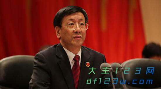 kSlP-fxpwyhw3926732.jpg
